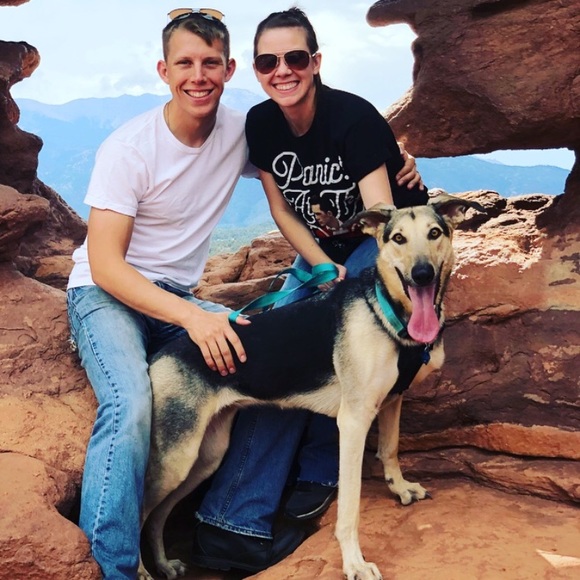 Meet your Posher, Nicole! - Picture 3 of 3